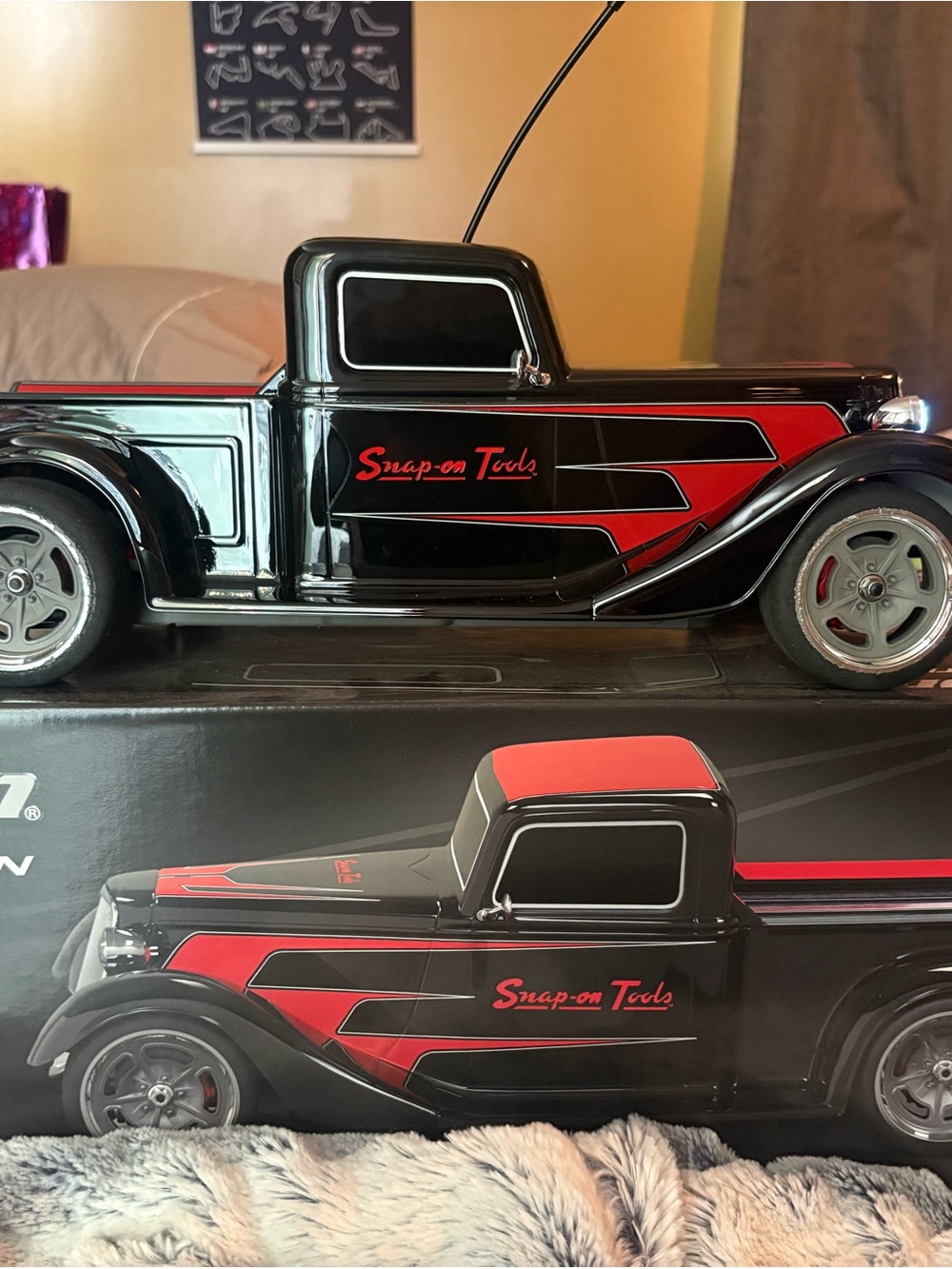 Snap-On Traxxas Truck 1/10 - Remote Car